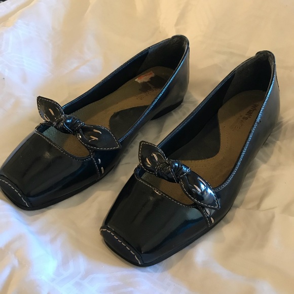 AEROSOLES Other - GIRLS 🌸 ON SALE NOW - black dress shoes 🌸 size 5